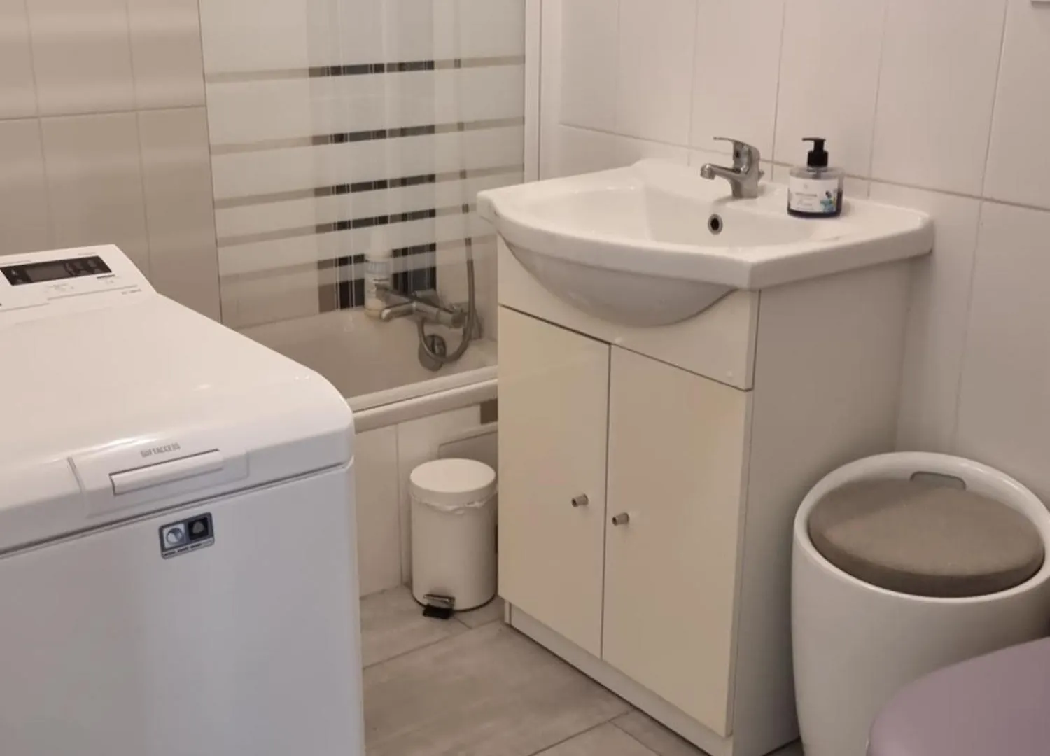 Bandol T2 Hyper Centre Rue Calme Apartment France