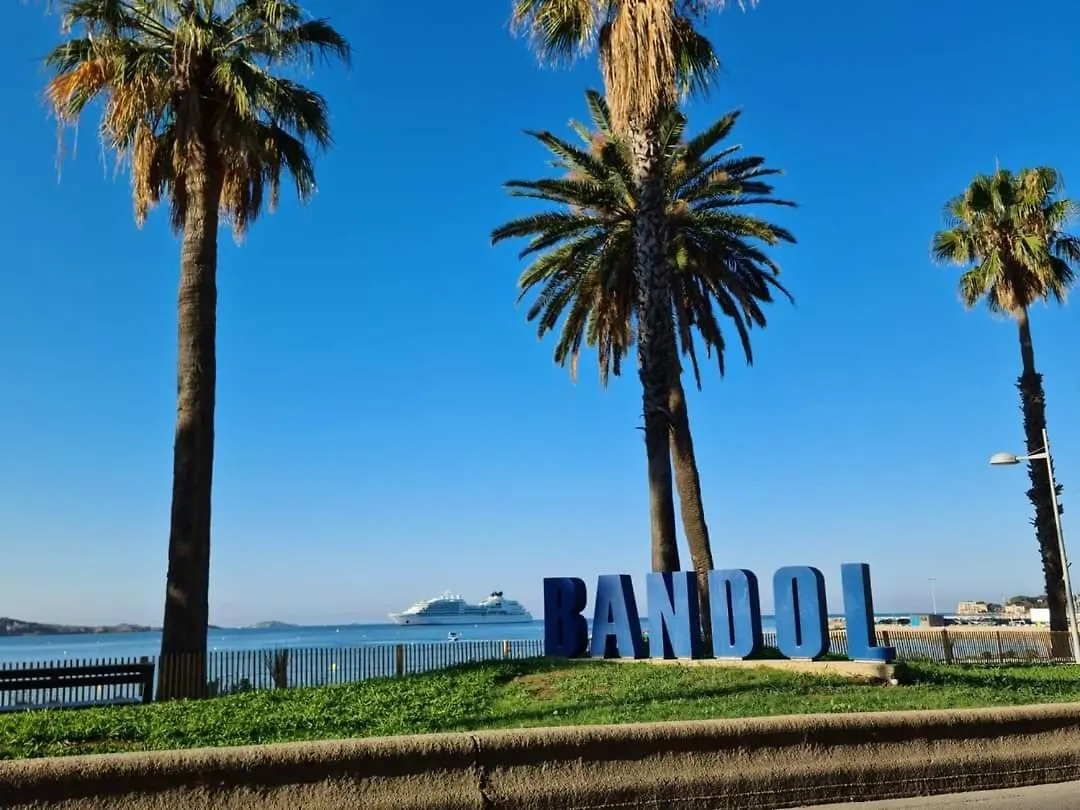 Bandol T2 Hyper Centre Rue Calme Daire Fransa
